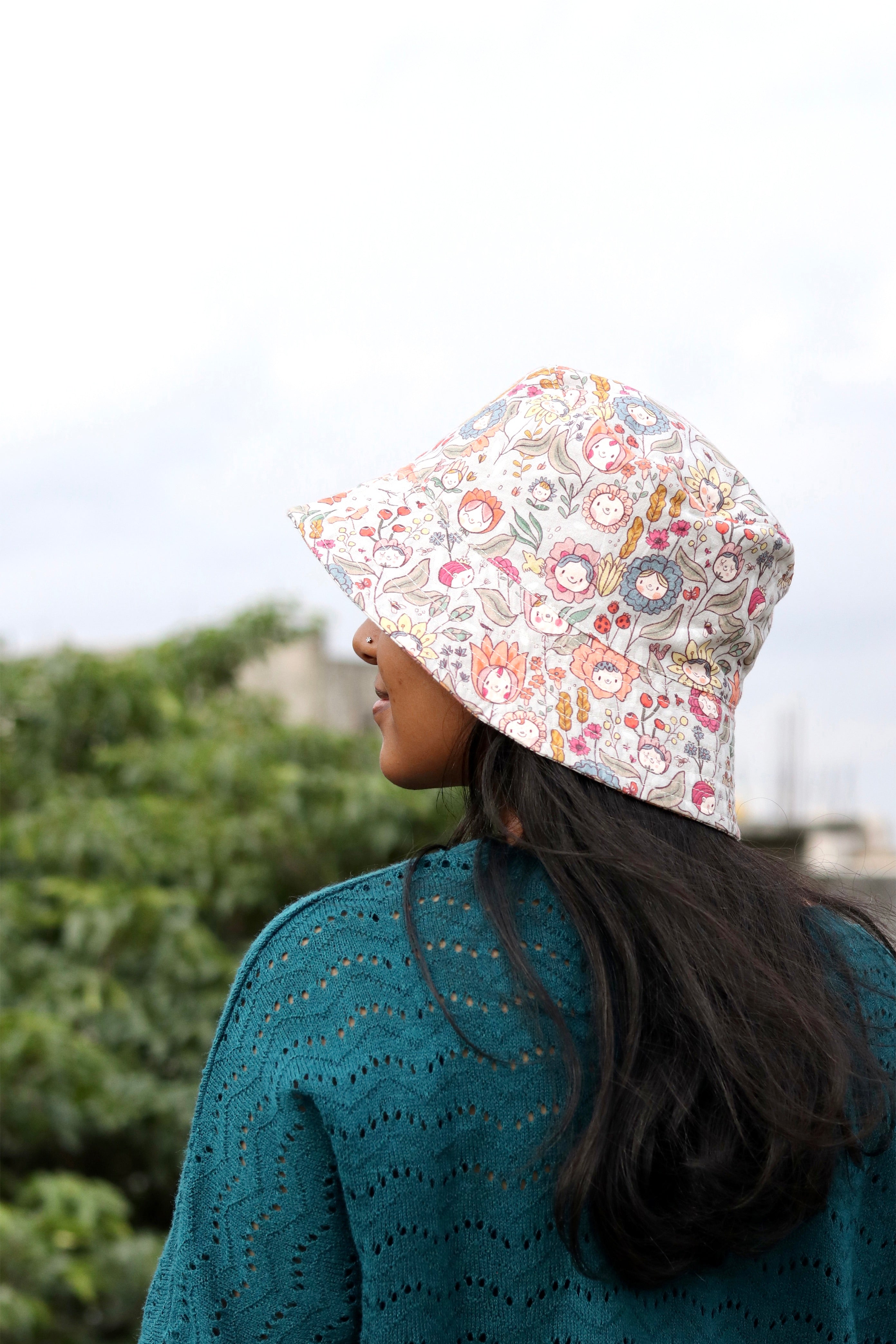 Floral reversible store bucket hat